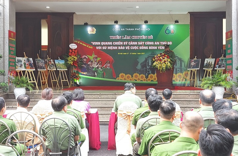 Khai mạc triển lãm ''Vinh quang chiến sĩ Cảnh sát Công an Thủ đô với sứ mệnh bảo vệ cuộc sống bình yên''