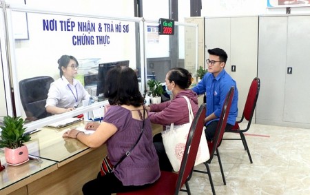 Tạo sự hài lòng cho người dân trong giải quyết các thủ tục hành chính