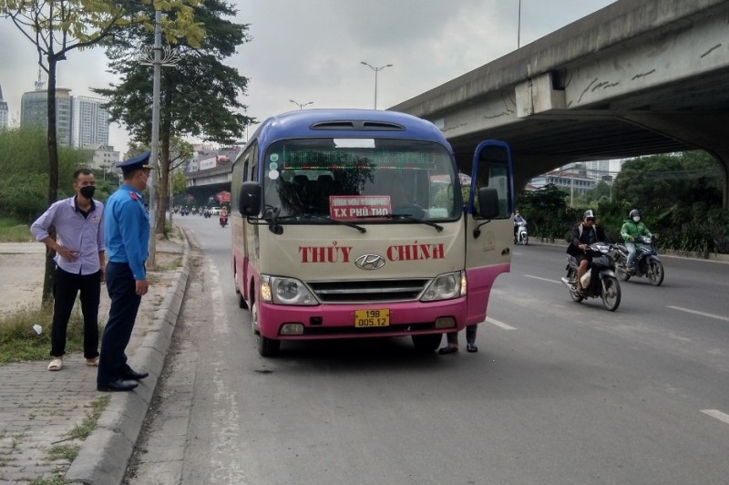 Tăng cường kiểm tra, xử lý vi phạm phương tiện và người lái kinh doanh vận tải hành khách