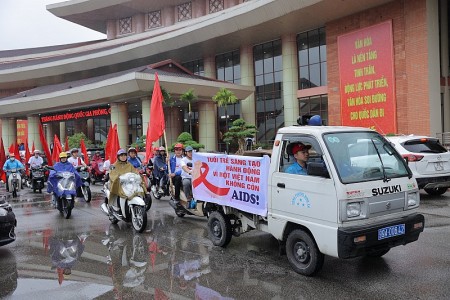 Thanh niên cần đi đầu trong phòng, chống HIV/AIDS