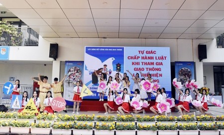 Tăng cường đảm bảo an toàn giao thông với học sinh