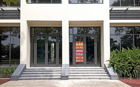 Shophouse tiền tỷ vắng bóng khách thuê, mua