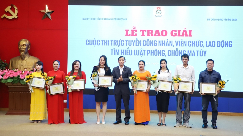 Trao giải Cuộc thi trực tuyến “Công nhân, viên chức, lao động tìm hiểu Luật Phòng, chống ma túy”