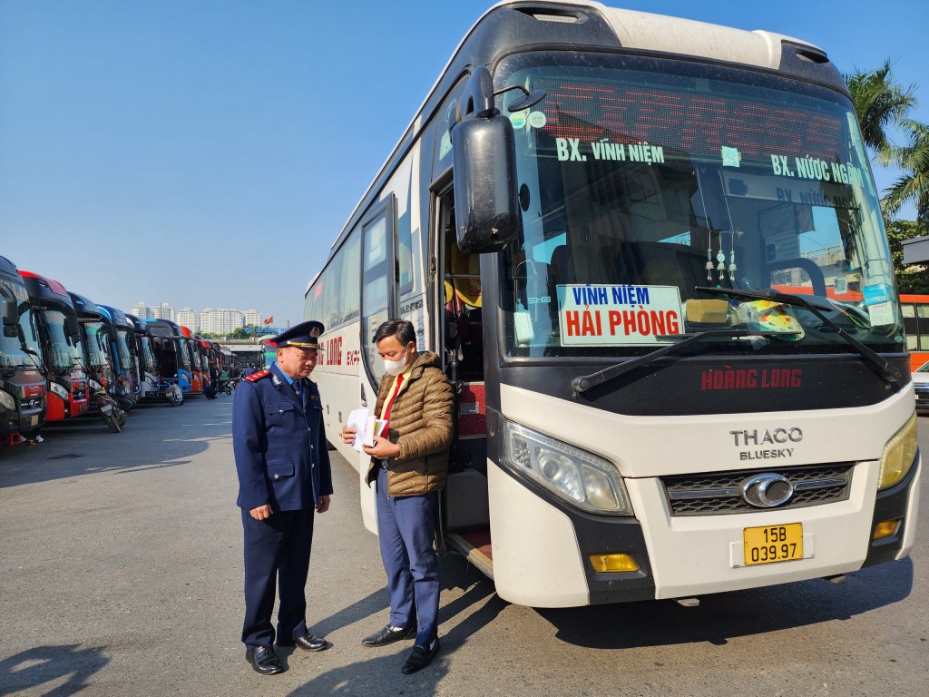 Hà Nội phát hiện xe hợp đồng vi phạm tốc độ gần 1.400 lần trong 1 tháng