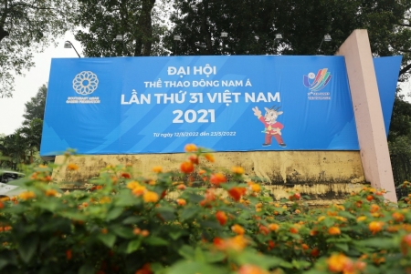 Đường phố Hà Nội trang hoàng rực rỡ chào đón SEA Games 31