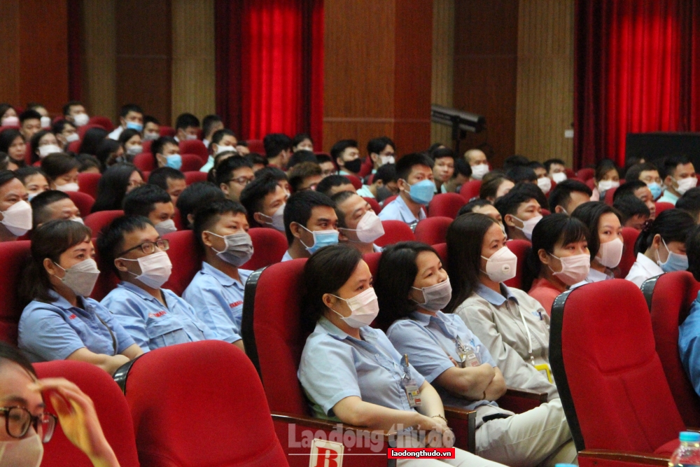 Kịp thời biểu dương, khen thưởng “Công nhân giỏi” và “Sáng kiến, sáng tạo